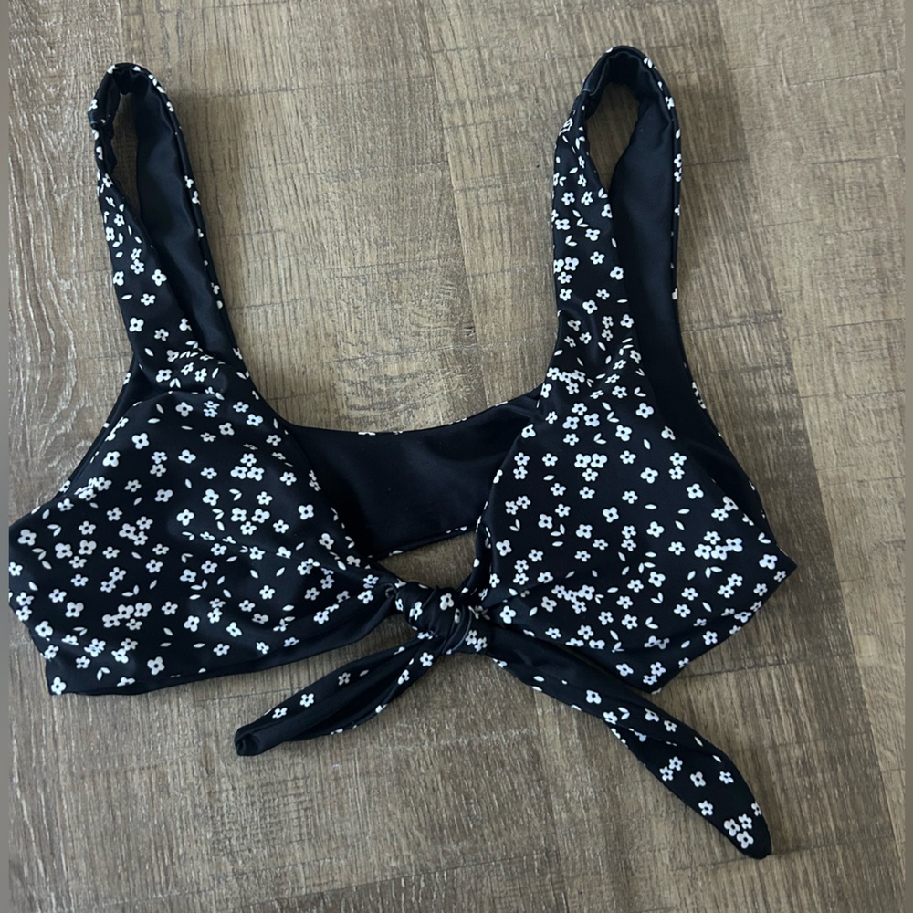 Black and White Floral Tie Up Bikini Top